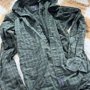 American Eagle Outfitters Olive Plaid Shirt